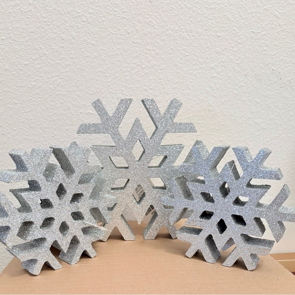 3 Silver‎ Snowflakes Holiday Decor